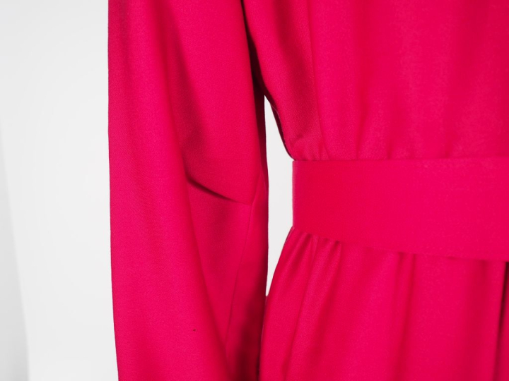 COURREGES, Paris Robe longue à ceinture en laine (100%) de couleur rou