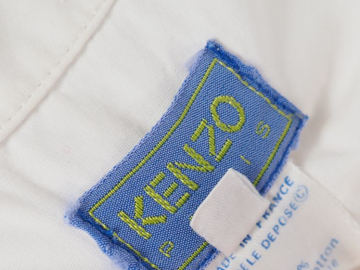 KENZO, Paris Chemise blanche en coton (100%).  Taille. 40 (jaunie par 