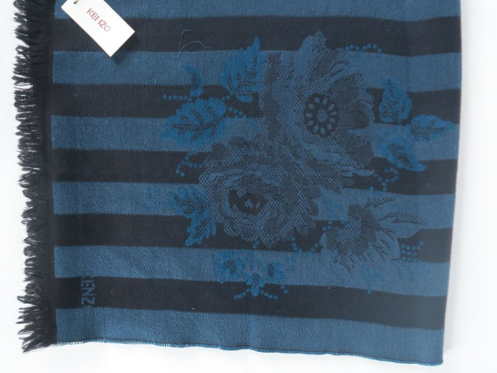 KENZO Echarpe en laine (70%) et soie (30%), rayée bleu et noir et agré