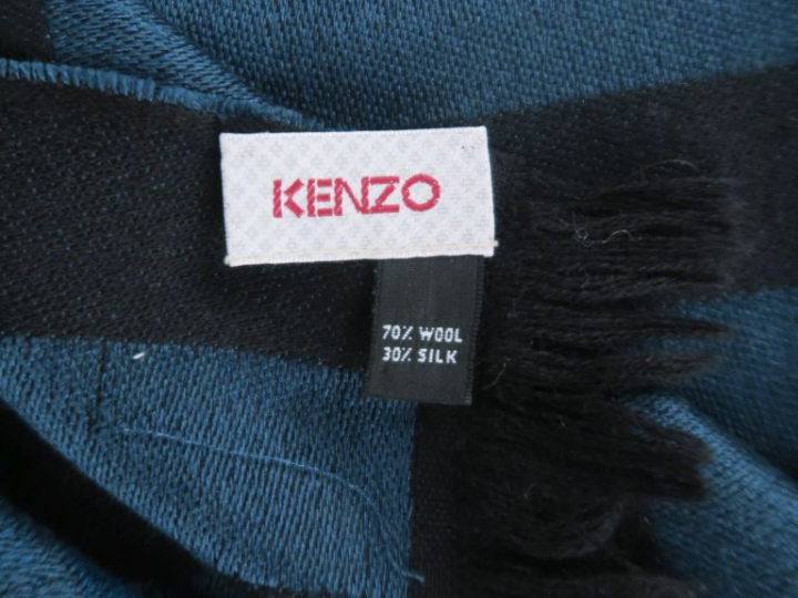 KENZO Echarpe en laine (70%) et soie (30%), rayée bleu et noir et agré