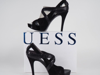 Vente aux enchères GUESS Paire de sandales à talon aiguille, brides, bout ouvert et plate