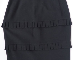 Vente aux enchères ESCADA by Margaretha LEY Jupe noire à volants plissés en laine (100%).