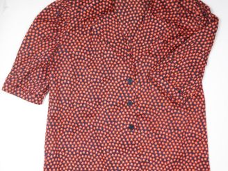 Vente aux enchères GIVENCHY, Nouvelle boutique Chemise à manches trois quarts, à décor de