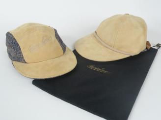 Vente aux enchères BORSALINO,  Ensemble comprenant deux différentes casquettes d'homme.  