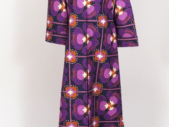 YAMS Manteau probablement en coton, à décor de fleurs dans les tons vi