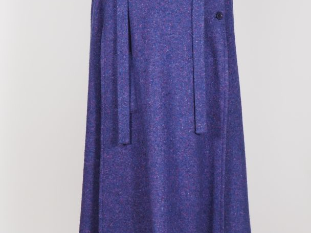 HOURIHAN Cape en laine (100%) chamarrée violette.  Ceinture, quatre bo