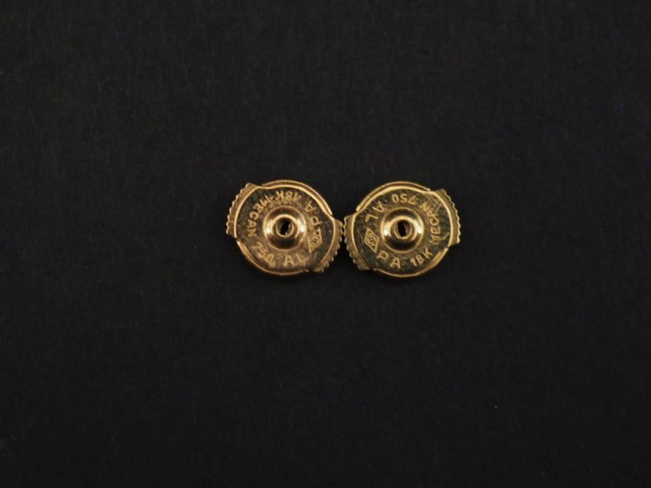 Paire de fermoirs en or jaune 750, système Alpa. Poids. 0,85 g   