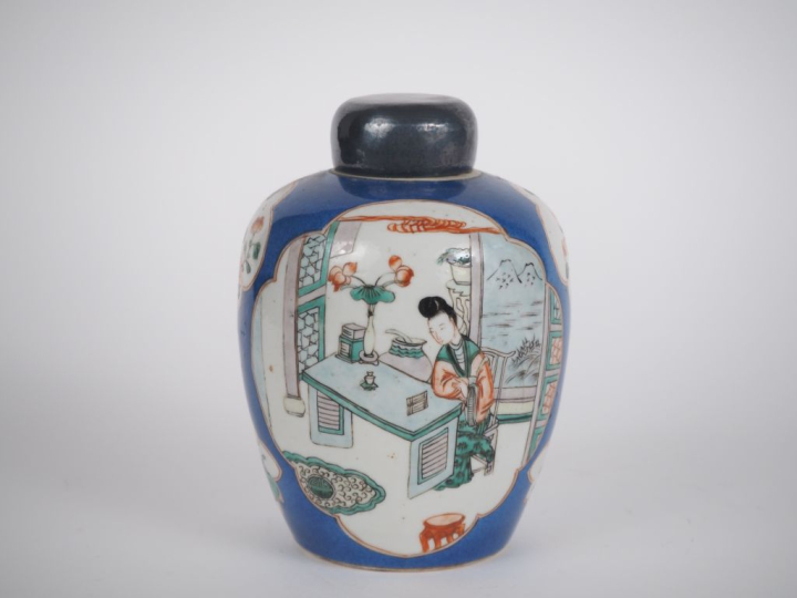 Chine, XIXe siècle,  Pot à gingembre, en porcelaine et émaux de la fam