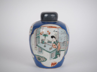 Vente aux enchères Chine, XIXe siècle,  Pot à gingembre, en porcelaine et émaux de la fam