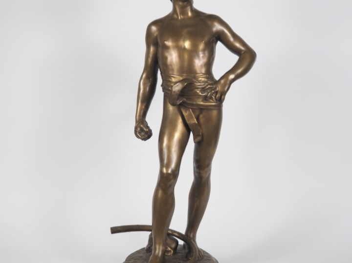 Antonin MERCIER.  "David"  Sculpture en bronze à patine médaille, font