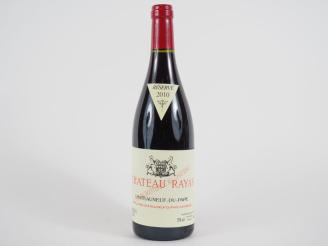 Vente aux enchères 1 BOUTEILLE CHÂTEAU RAYAS CHÂTEAUNEUF DU PAPE - 2010 - ET LÉGER PLISSÉ