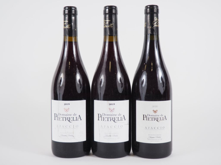 3 BOUTEILLES DOMAINE DE PIETRELLA AJACCIO : 2 de 2019 - 1 de 2020