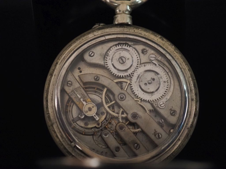 Montre de gousset en argent.  Cadran à chiffres romains pour les heure