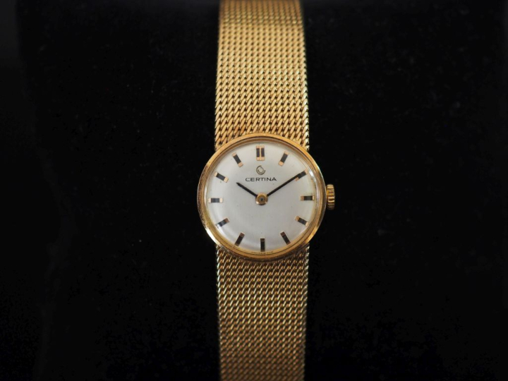 CERTINA Montre bracelet de dame, boitier et bracelet en or jaune 750. 