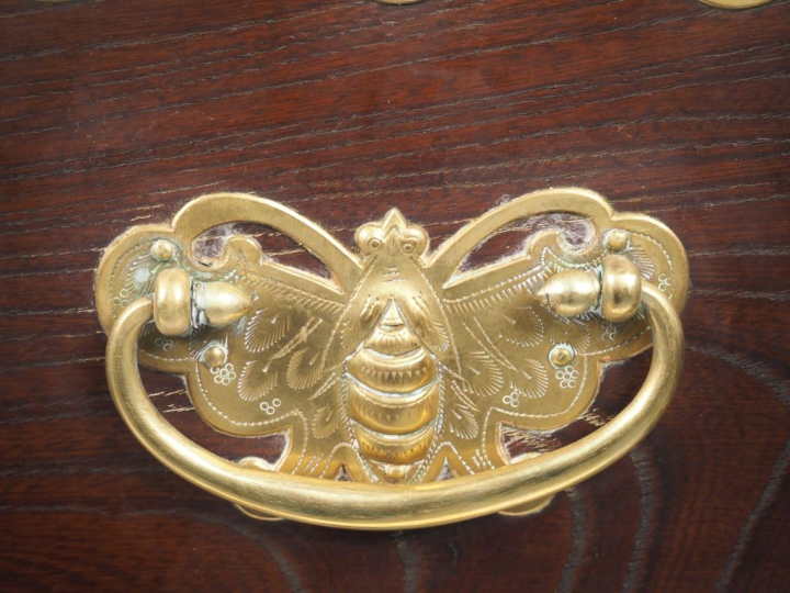 Corée, XXe siècle,  Meuble console en bois ouvrant à deux portes et de