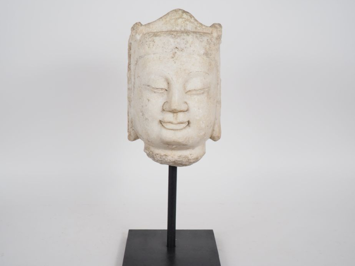 Chine du Sud, XVIIème XVIIIème. Tête de bouddha en pierre blanche, le 