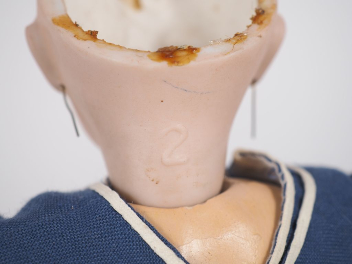 Poupée type Bleuette Jumeau tête porcelaine moule Jumeau bouche ouvert