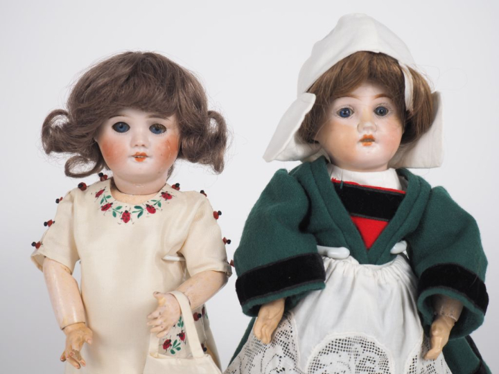 Lot de 2 poupées : Poupée Bleuette de fabrication française et SFBJ mo