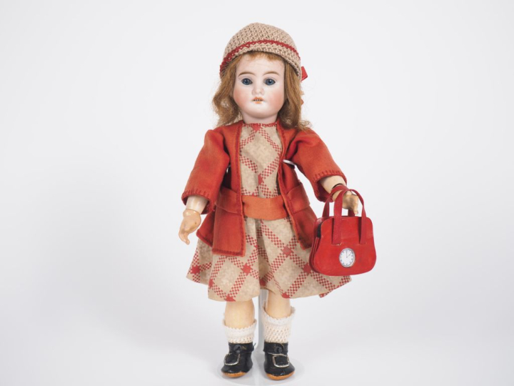 Poupée Bleuette type Fleischmann tête porcelaine bouche ouverte avec 4