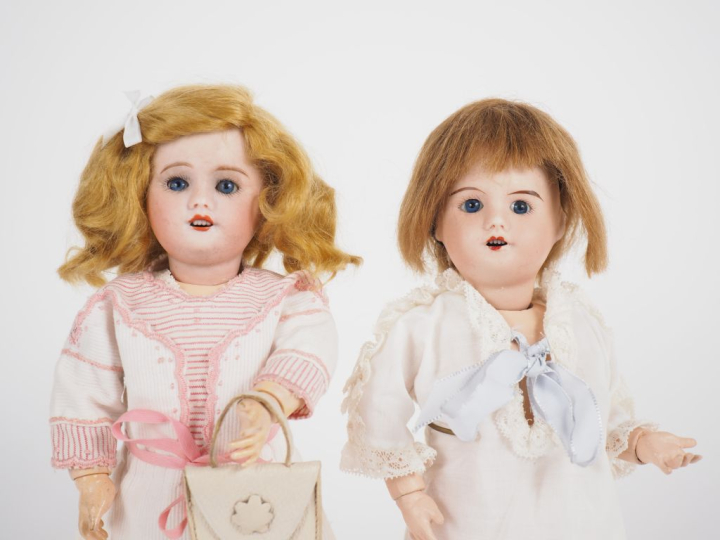 Lot de 2 poupées Bleuette : Bleuette SFBJ 60 8/0 tête en porcelaine ye
