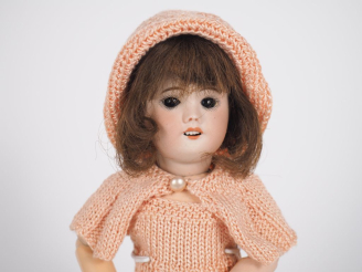 Vente aux enchères Poupée Bleuette de fabrication SFBJ moule 60 8/0 tête porcelaine bouch