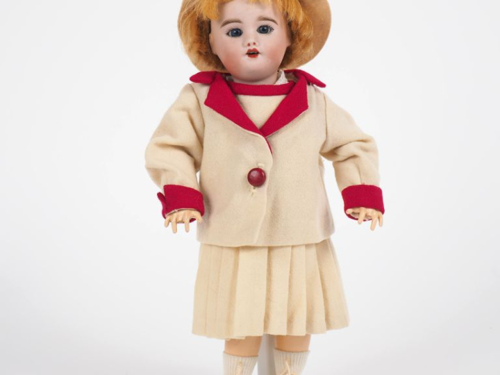 Très jolie poupée Bleuette SFBJ moule 60 8/0 tête porcelaine bouche ou