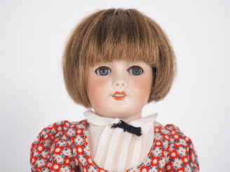Vente aux enchères Très jolie poupée Bleuette Unisfrance des années 30 tête porcelaine bo