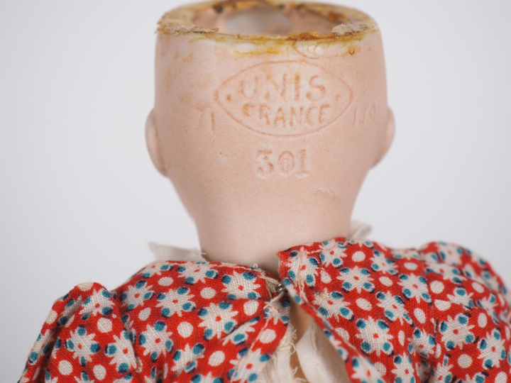 Très jolie poupée Bleuette Unisfrance des années 30 tête porcelaine bo