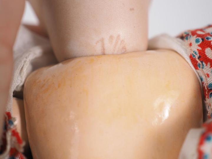 Très jolie poupée Bleuette Unisfrance des années 30 tête porcelaine bo