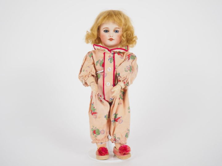 Poupée SFBJ 301 Paris 2/0 tête porcelaine bouche ouverte yeux basculan
