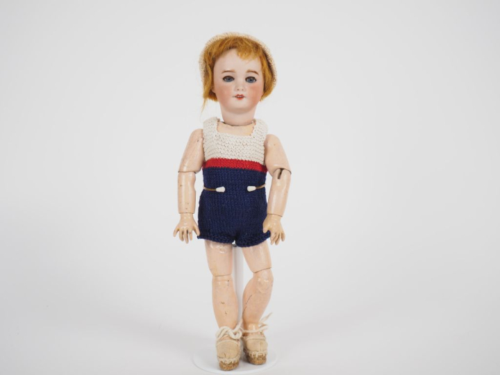 Poupée type Bleuette 301 tête porcelaine bouche ouverte yeux basculant