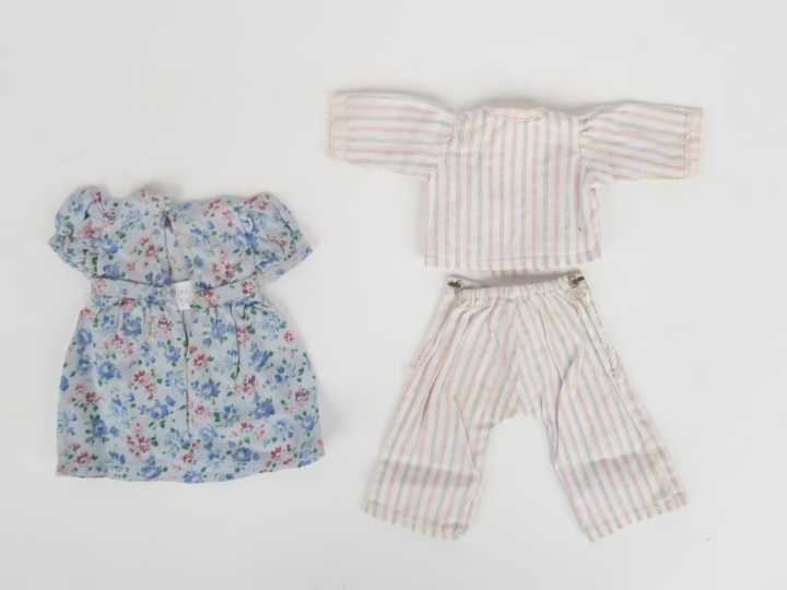 « Sacarine », bel état. 1942. On y joint « doux sommeil » pyjama  Gaut
