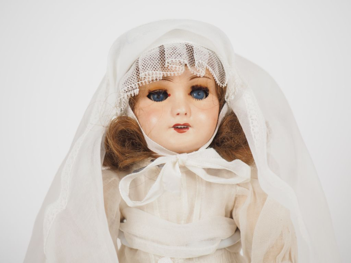 Poupée Bleuette Unisfrance tête porcelaine bouche ouverte yeux bascula