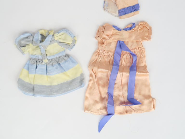 Lot de 2 vêtements Gautier Languereau pour poupée Bleuette comprenant 