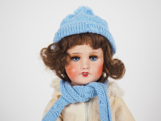 Vente aux enchères Poupée Type Rosette Unisfrance 301 tête porcelaine bouche ouverte yeux