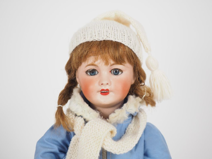 Très jolie poupée Rosette tête porcelaine Unisfrance taille 3 bouche o