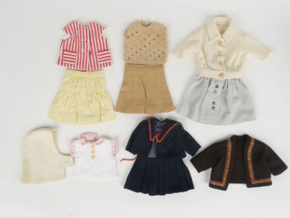 Vente aux enchères Lot de vêtements pour la poupée Rosette la plupart réalisés par la col