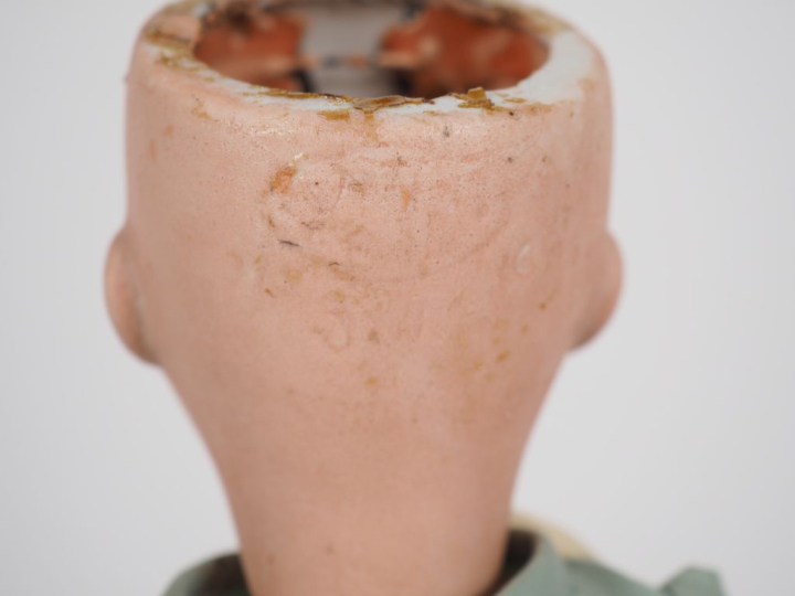 Poupée Type Rosette Unisfrance 301 tête porcelaine bouche ouverte yeux
