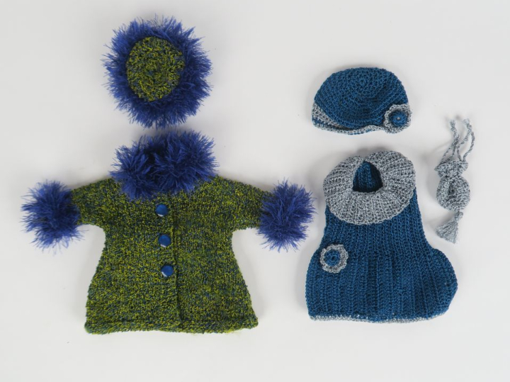 Lot de vêtements de style au crochet ou tricoté dont certains d'après 