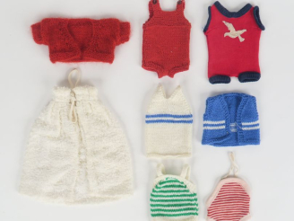 Vente aux enchères Lot de maillots de bain et costumes de bain pour poupée Bleuette