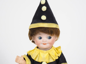 Vente aux enchères Petite poupée Googly Armand Marseille tête porcelaine bouche fermée au