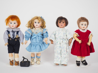 Vente aux enchères Lot de 4 poupées tête porcelaine récente dont bébé de caractère 247 da