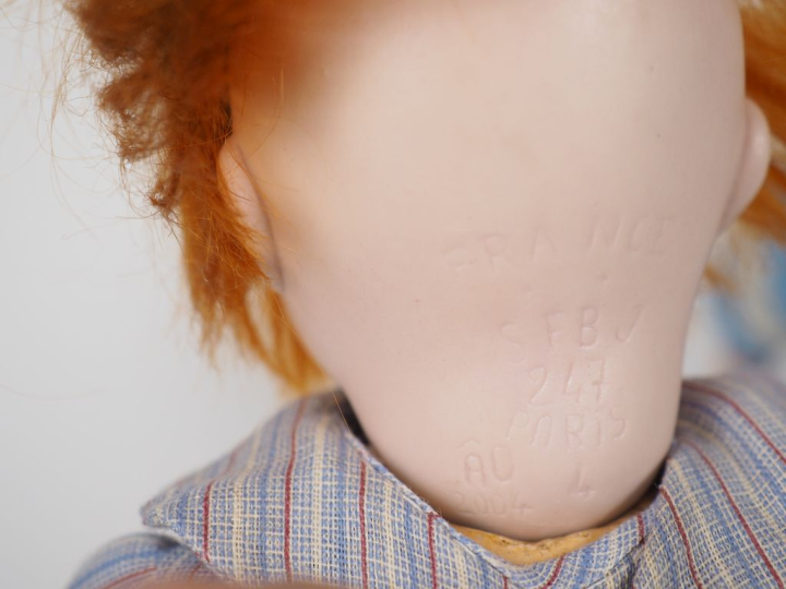 Lot de 4 poupées tête porcelaine récente dont bébé de caractère 247 da