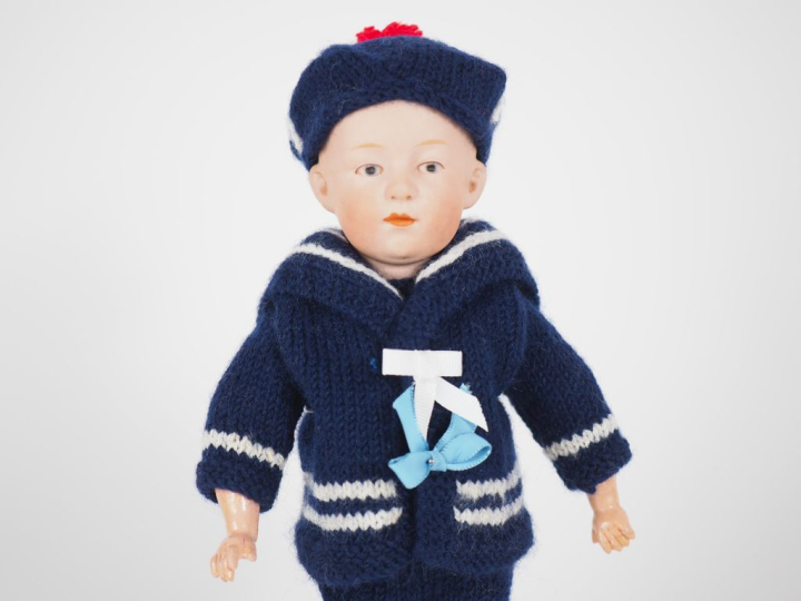 Joli bébé de caractère allemand Pouti  Heubach tête porcelaine  yeux p