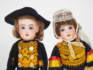 Vente aux enchères Couple de petites poupées Jumeau période SFBJ 1907 tête porcelaine bou