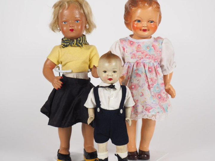 Lot de 3 poupées en composition des années 50 dont certainement poupée