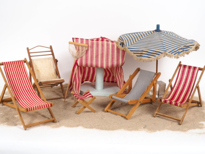 Lot d’accessoires de plage pour Bleuette et ses amies dont tente fabri
