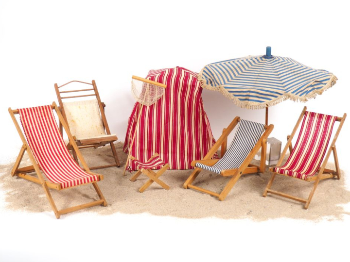 Lot d’accessoires de plage pour Bleuette et ses amies dont tente fabri