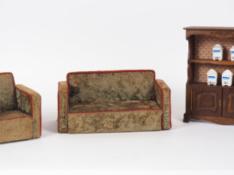 Vente aux enchères Lot de mobilier taille Bleuette comprenant  : canapé, fauteuil, petite