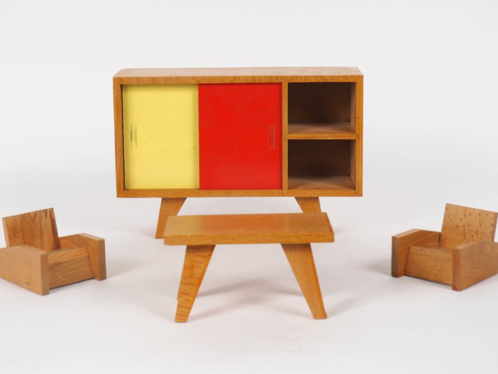 Lot de divers mobilier taille Bleuette